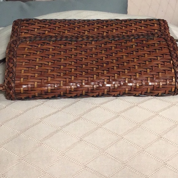 Vintage LJS collection, leather shoulder bag. This bag is in pristine condition. - Picture 8 of 12